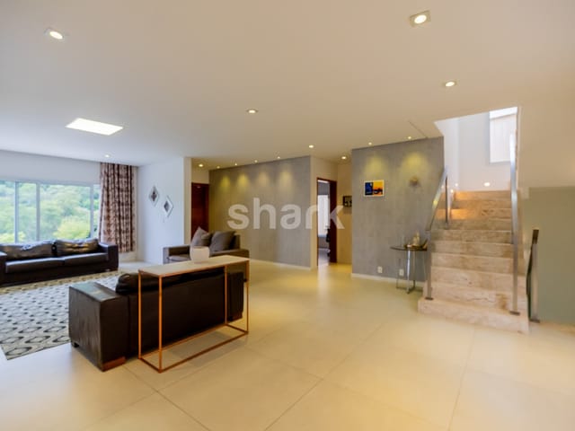 Casa com 399m² 4 quartos e 6 banheiros, à venda, no bairro Parque Sinai em Santana de Parnaíba