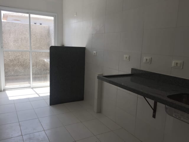 Casa com 250m² 3 quartos e 2 banheiros, à venda, no bairro Loteamento Industrial Água Preta em Pindamonhangaba