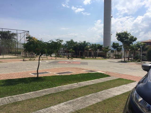 Casa com 250m² 3 quartos e 2 banheiros, à venda, no bairro Loteamento Industrial Água Preta em Pindamonhangaba