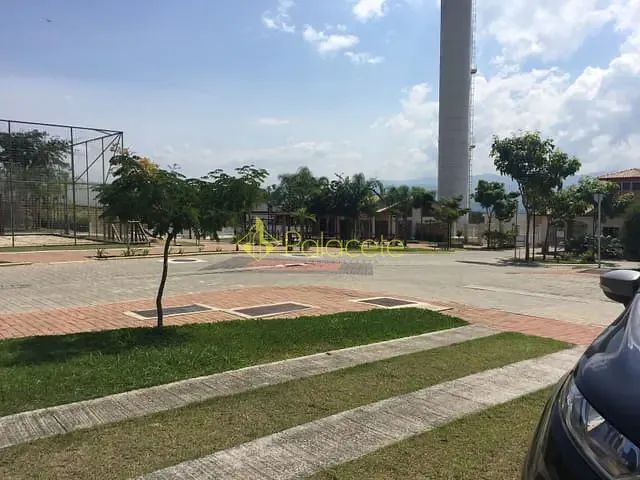 Casa com 250m² 3 quartos e 2 banheiros, à venda, no bairro Loteamento Industrial Água Preta em Pindamonhangaba