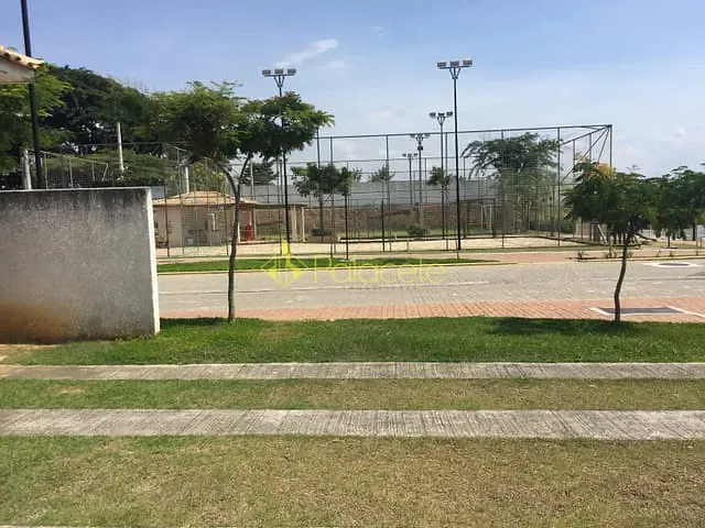 Casa com 250m² 3 quartos e 2 banheiros, à venda, no bairro Loteamento Industrial Água Preta em Pindamonhangaba