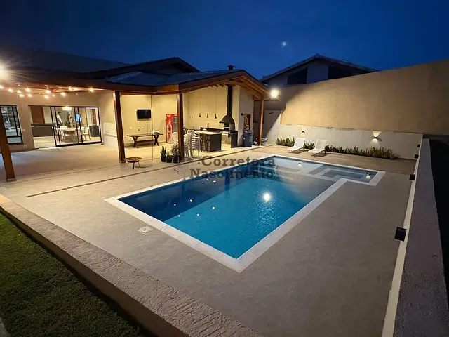 Casa com 1200m² 3 quartos e 3 banheiros, à venda, no bairro Condomínio Parque Vale dos Lagos em Jacareí