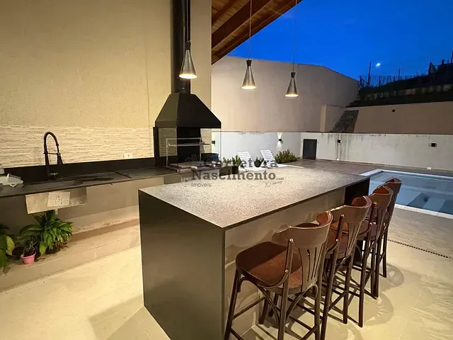 Casa com 1200m² 3 quartos e 3 banheiros, à venda, no bairro Condomínio Parque Vale dos Lagos em Jacareí
