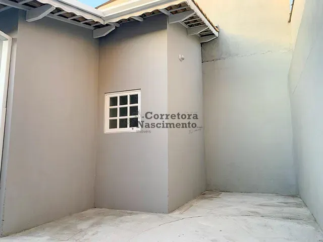 Casa com 140m² 2 quartos e 2 banheiros, à venda, no bairro Parque dos Príncipes em Jacareí