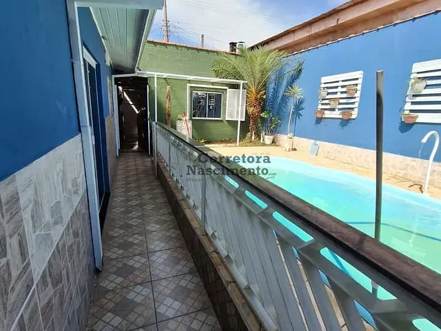 Casa com 250m² 2 quartos e 3 banheiros, à venda, no bairro Cidade Salvador em Jacareí