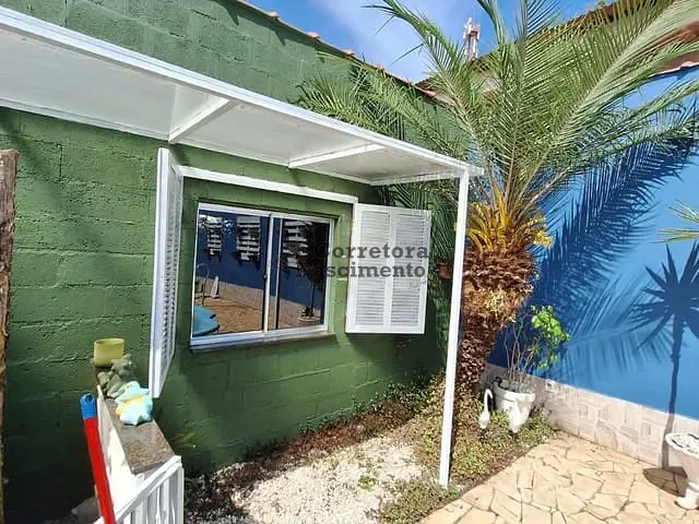 Casa com 250m² 2 quartos e 3 banheiros, à venda, no bairro Cidade Salvador em Jacareí
