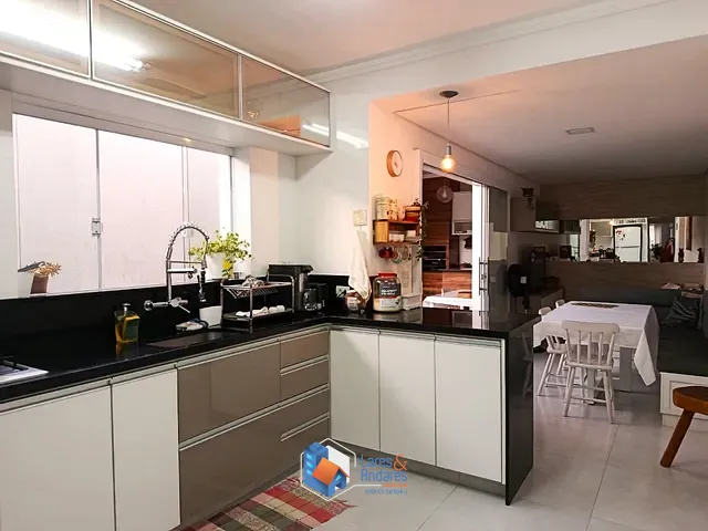 Sobrado com 250m² 3 quartos e 3 banheiros, à venda, no bairro Vila Prudente em São Paulo