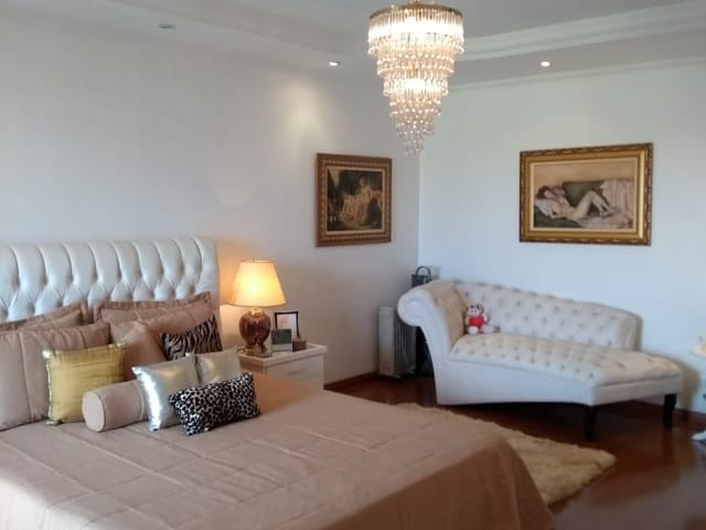 Casa com 540m² 5 quartos e 7 banheiros, à venda, no bairro Alphaville em Santana de Parnaíba