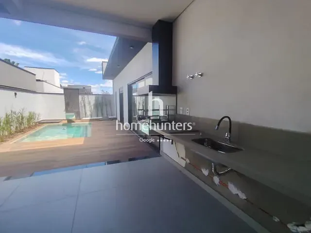 Casa com 311m² 3 quartos e 5 banheiros, à venda, no bairro Parque Brasil 500 em Paulínia