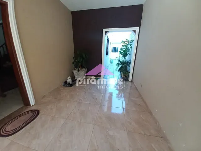 Casa com 250m² 6 quartos e 2 banheiros, à venda, no bairro Bosque dos Eucaliptos em São José dos Campos