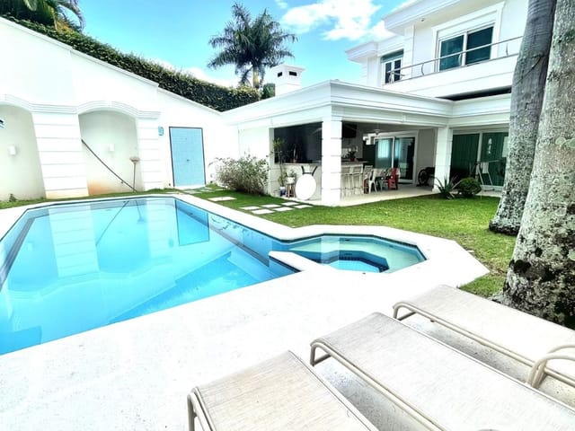 Casa com 800m², à venda, no bairro Tamboré em Santana de Parnaíba
