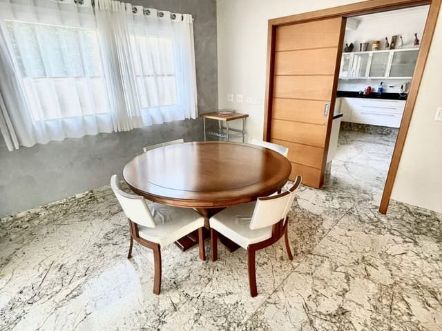 Casa com 800m², à venda, no bairro Tamboré em Santana de Parnaíba