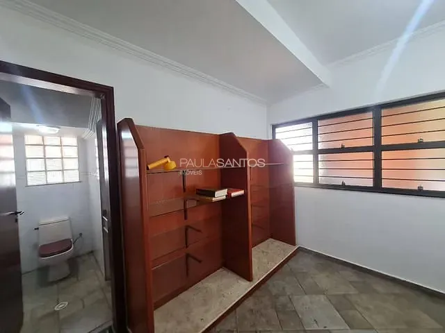Casa com 200m² 4 quartos e 3 banheiros, à venda, no bairro Vila Santana em Sorocaba
