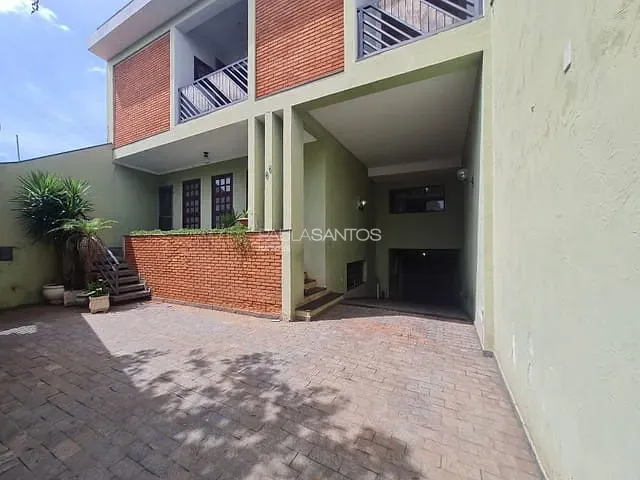 Casa com 200m² 4 quartos e 3 banheiros, à venda, no bairro Vila Santana em Sorocaba