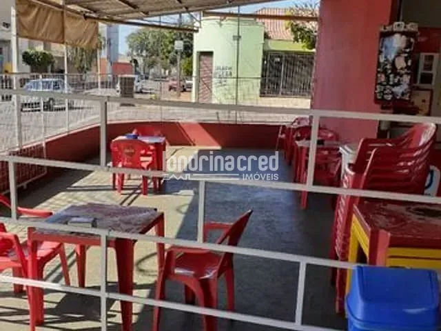 Casa com 390m², à venda, no bairro Vila Ziober em Londrina