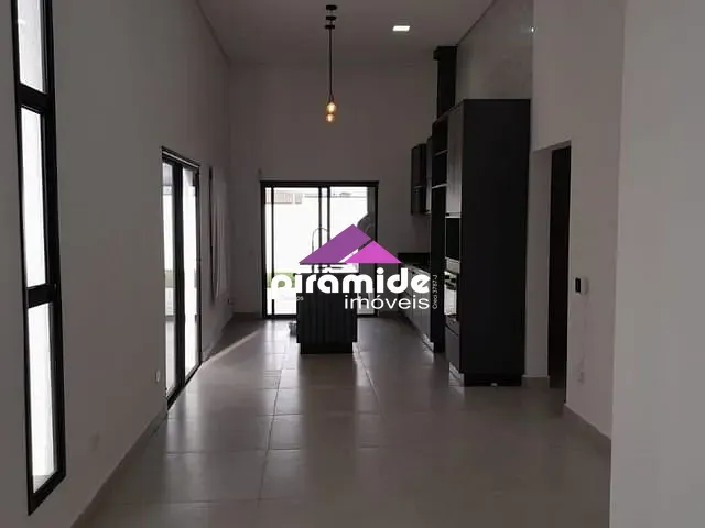 Casa com 300m² 3 quartos e 1 banheiro, à venda, no bairro Residencial Colinas em Caçapava