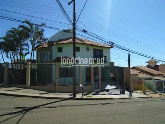 Casa com 454m², à venda, no bairro Jardim Itália em Cambé