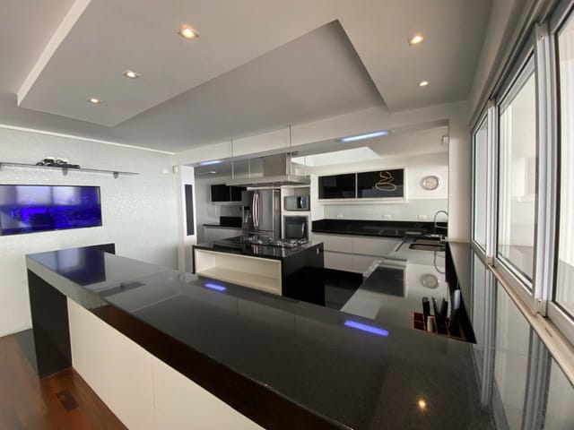 Casa com 310m² 4 quartos e 6 banheiros, à venda, no bairro Vila Congonhas em São Paulo