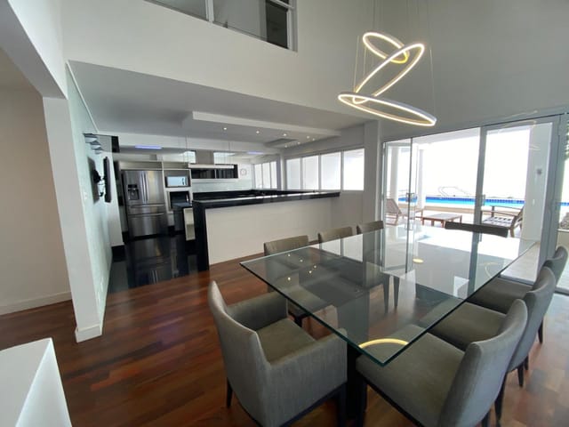 Casa com 310m² 4 quartos e 6 banheiros, à venda, no bairro Vila Congonhas em São Paulo