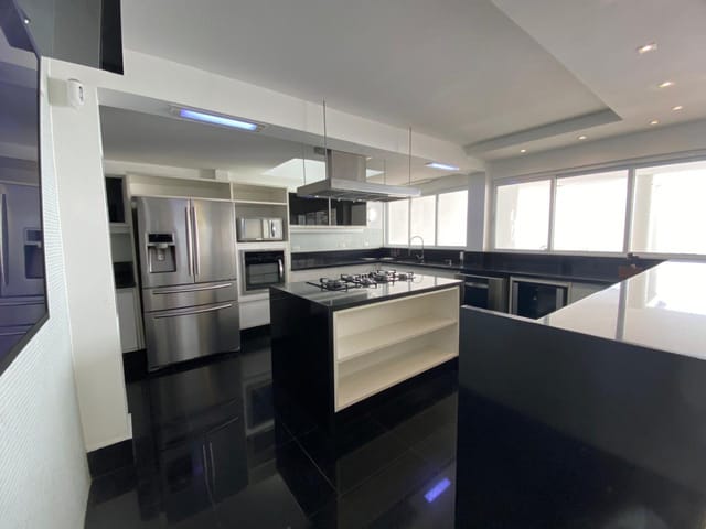 Casa com 310m² 4 quartos e 6 banheiros, à venda, no bairro Vila Congonhas em São Paulo