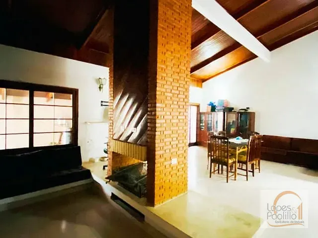 Casa com 770m² 5 quartos e 5 banheiros, à venda, no bairro Retiro das Fontes em Atibaia