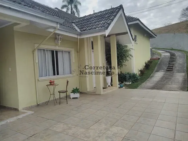 Casa com 1000m² 4 quartos e 5 banheiros, à venda ou para alugar, no bairro Condomínio Residencial Mirante do Vale em Jacareí