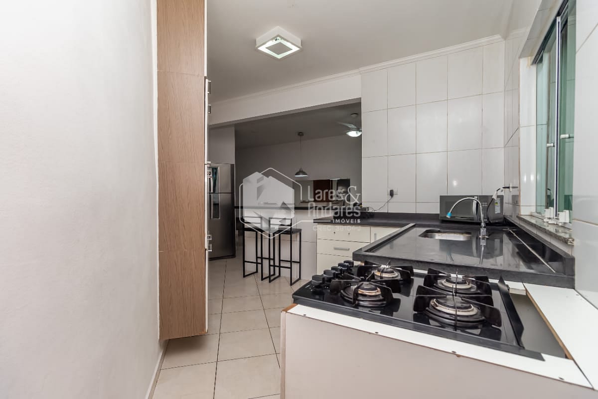 Casa à venda com 2 quartos, 72m² - Foto 10