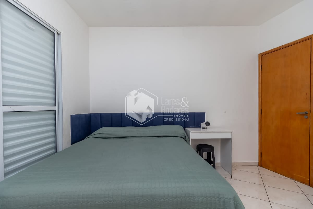 Casa à venda com 2 quartos, 72m² - Foto 4