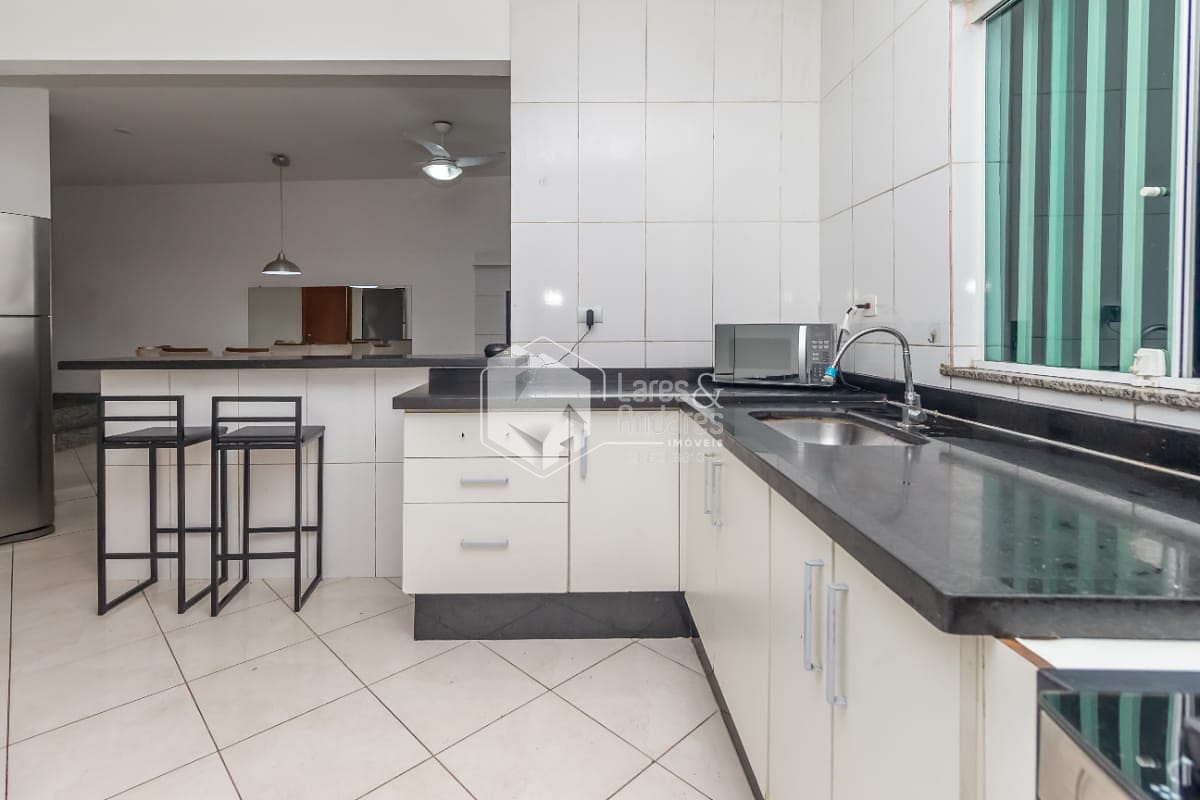 Casa à venda com 2 quartos, 72m² - Foto 11