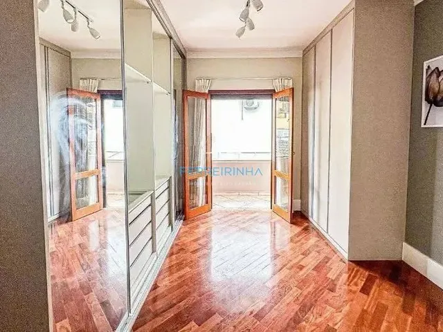 Casa com 250m² 3 quartos e 3 banheiros, à venda ou para alugar, no bairro Urbanova em São José Dos Campos