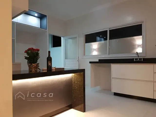 Casa com 310m² 3 quartos e 2 banheiros, à venda, no bairro Urbanova em São José dos Campos