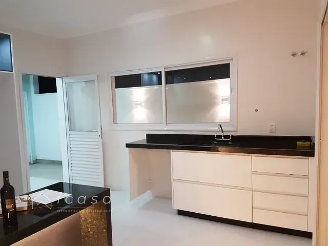 Casa com 310m² 3 quartos e 2 banheiros, à venda, no bairro Urbanova em São José dos Campos
