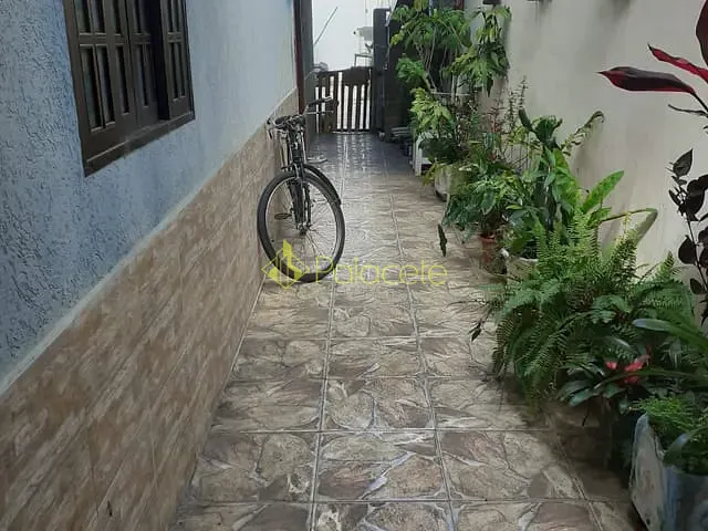 Casa com 250m² 2 quartos e 3 banheiros, à venda, no bairro Chácara Galega em Pindamonhangaba