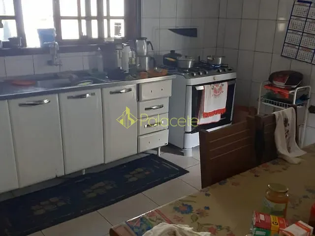Casa com 250m² 2 quartos e 3 banheiros, à venda, no bairro Chácara Galega em Pindamonhangaba