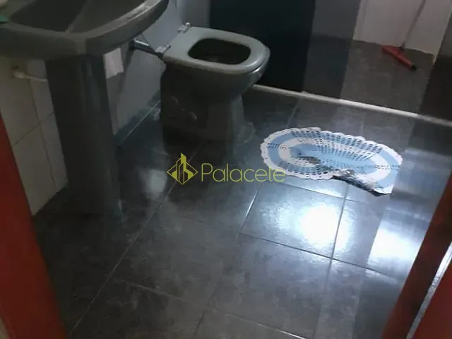 Casa com 250m² 2 quartos e 3 banheiros, à venda, no bairro Chácara Galega em Pindamonhangaba