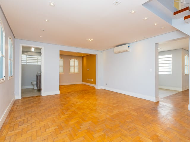 Casa com 250m² 3 quartos e 5 banheiros, à venda, no bairro Jardim Marajoara em São Paulo