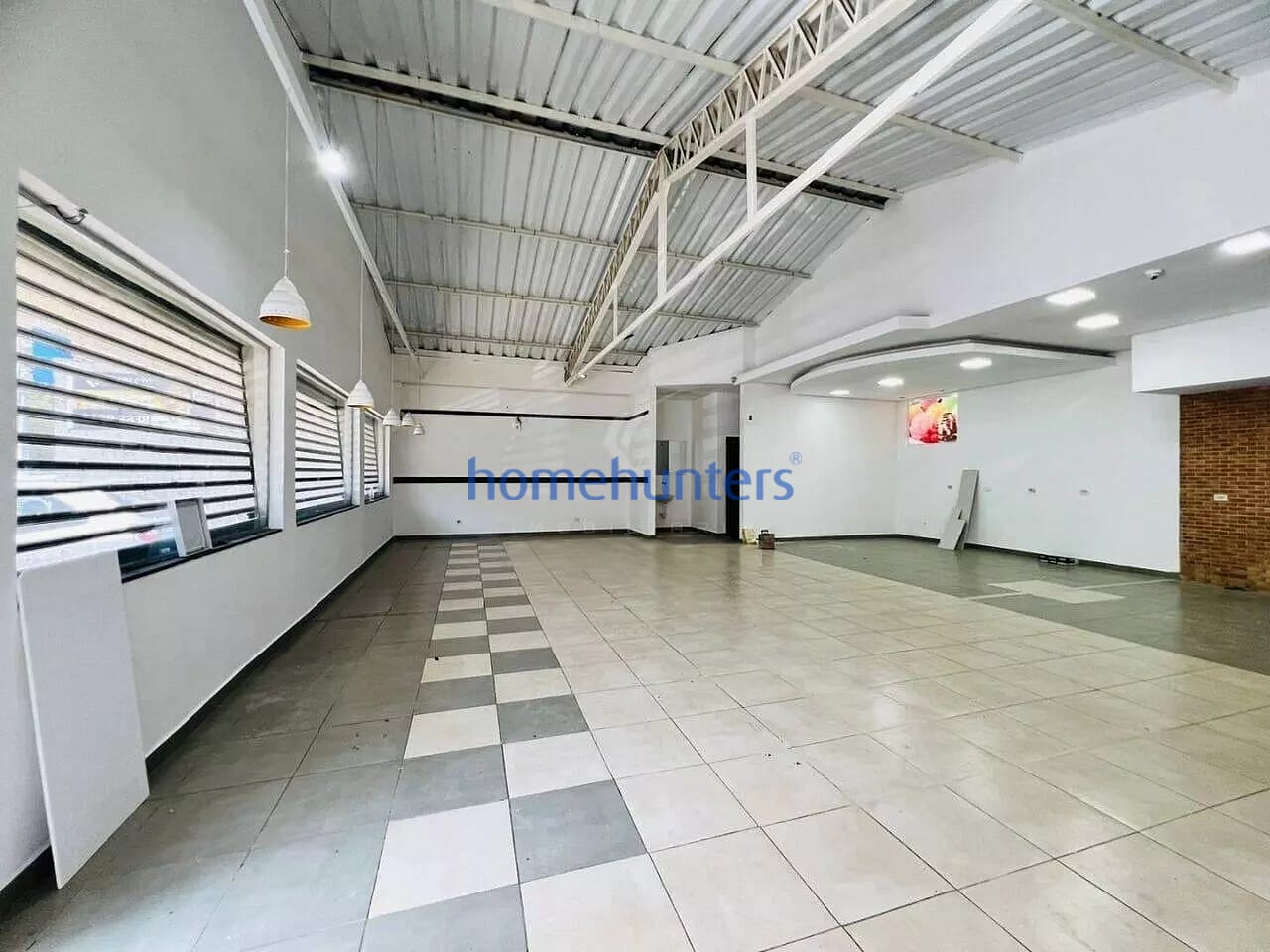 Casa, 1 quarto, 236 m² - Foto 2