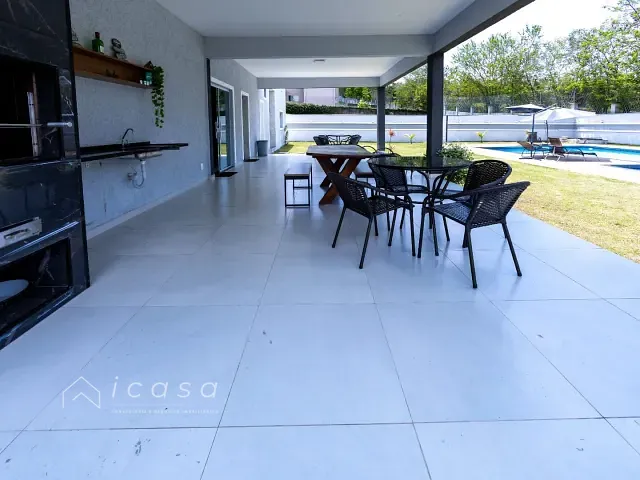 Casa com 1037m² 3 quartos e 5 banheiros, à venda, no bairro Village da Serra em Tremembé