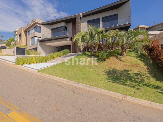 Casa com 717m² 4 quartos e 7 banheiros, à venda ou para alugar, no bairro Alphaville em Santana de Parnaíba