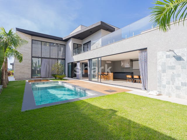 Casa com 717m² 4 quartos e 7 banheiros, à venda ou para alugar, no bairro Alphaville em Santana de Parnaíba