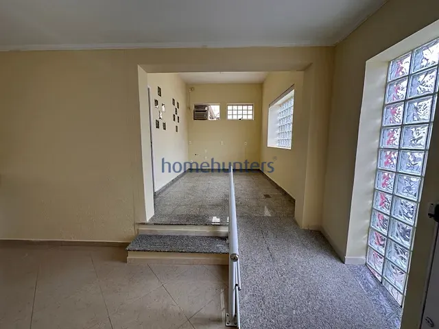 Casa à venda ou para alugar, no bairro Vila Itapura em Campinas