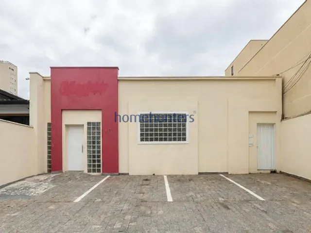 Casa à venda ou para alugar, no bairro Vila Itapura em Campinas