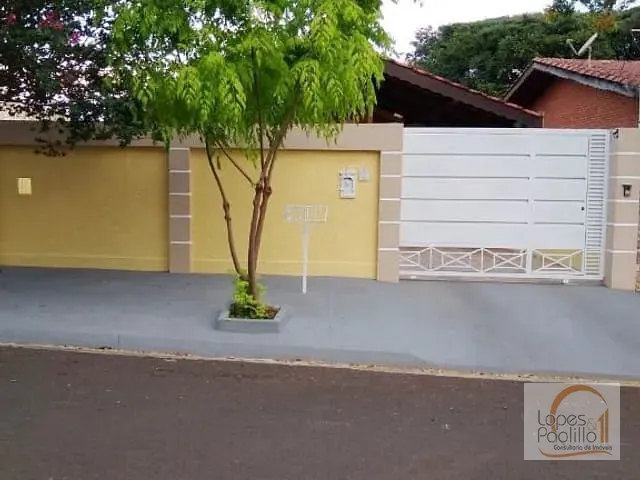 Casa com 375m² 4 quartos e 2 banheiros, à venda, no bairro Jardim do Lago em Atibaia