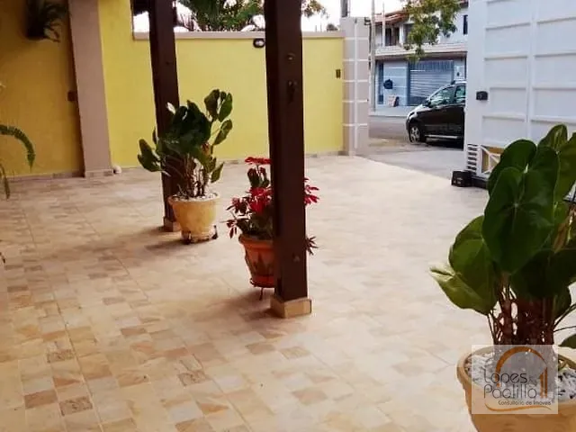Casa com 375m² 4 quartos e 2 banheiros, à venda, no bairro Jardim do Lago em Atibaia