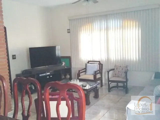 Casa com 375m² 4 quartos e 2 banheiros, à venda, no bairro Jardim do Lago em Atibaia