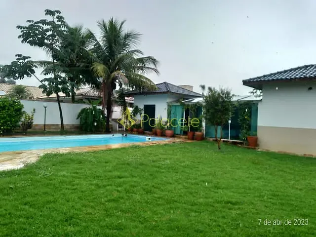 Casa com 1768m² 4 quartos e 4 banheiros, à venda, no bairro Centro em Tremembé