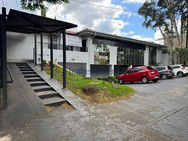 Casa com 536m², para alugar, no bairro Jardim das Paineiras em Campinas