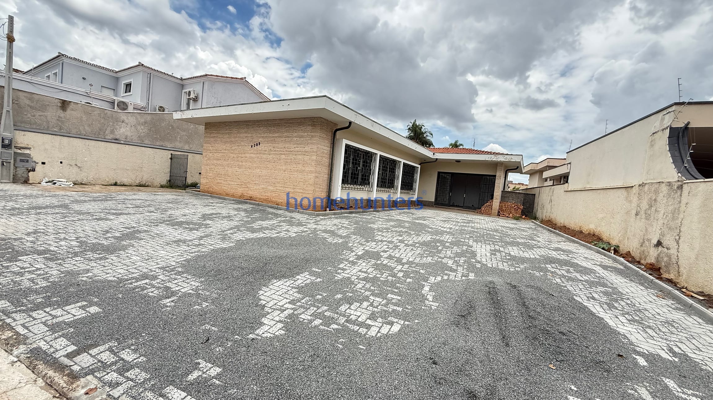 Casa, 1 quarto, 213 m² - Foto 1