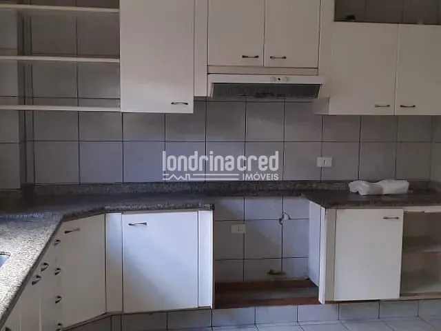 Casa com 275m², à venda, no bairro Jardim Pacaembu em Londrina