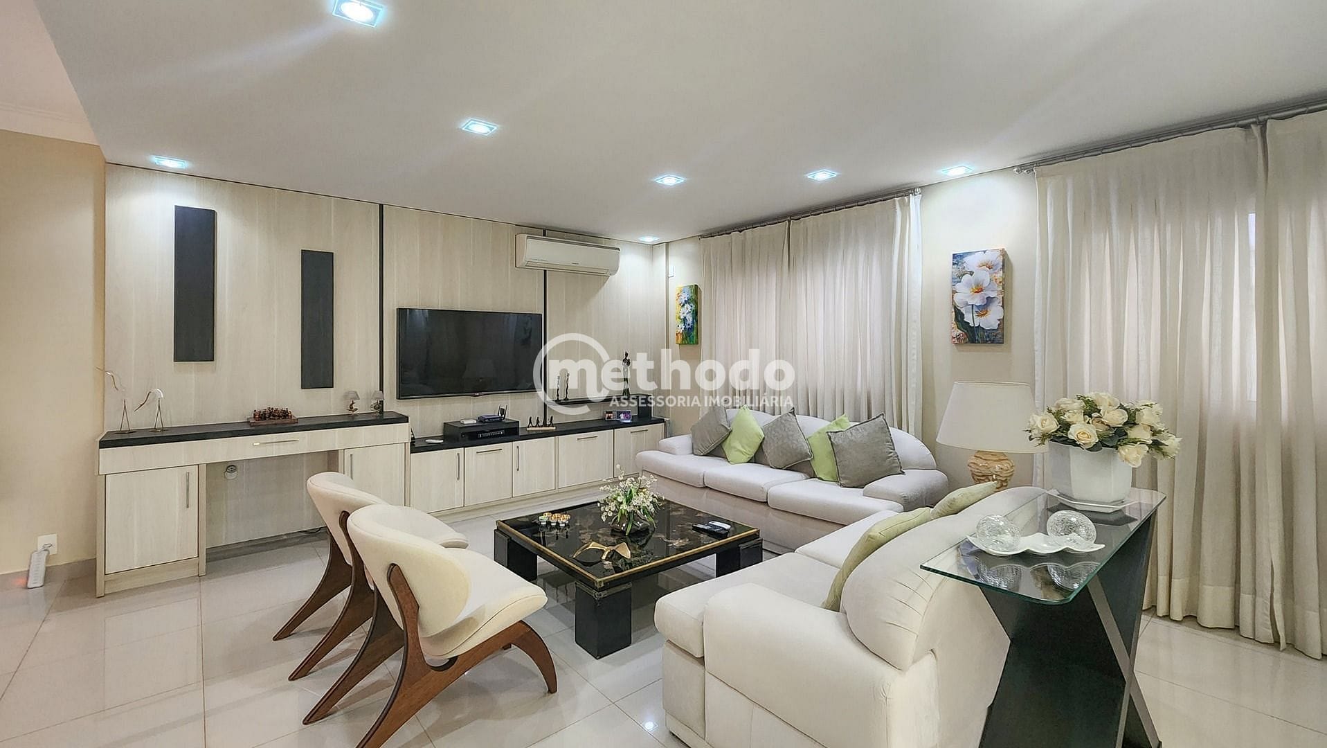 Casa, 4 quartos, 300 m² - Foto 1